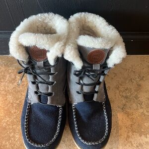 Lamo Women's Lace Up Sheepskin Boots